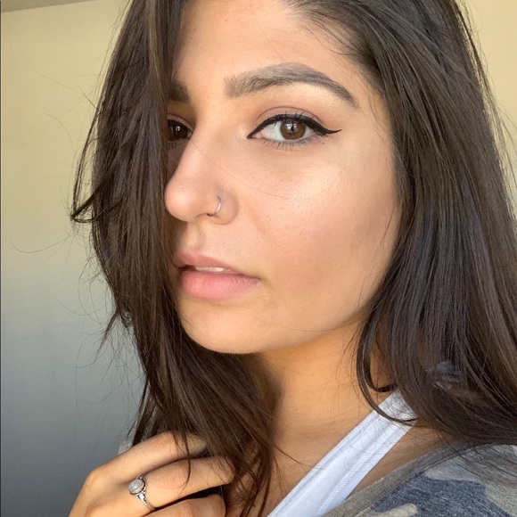 Meet your Posher, Briana - Picture 3 of 3